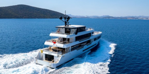 ADAMARIS For Charter 42M Ürkmezler Yachts (26)