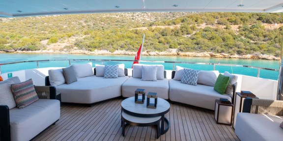 ADAMARIS For Charter 42M Ürkmezler Yachts (6)