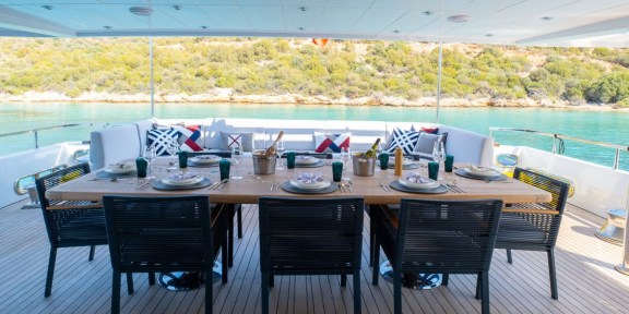 ADAMARIS For Charter 42M Ürkmezler Yachts (9)