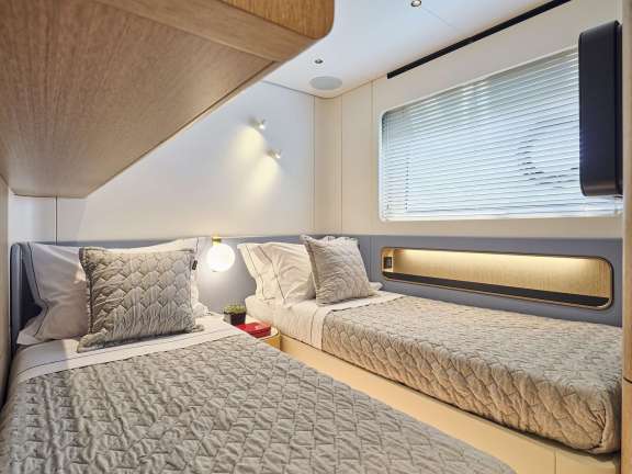 Image of ALADDIN SANE yacht #11