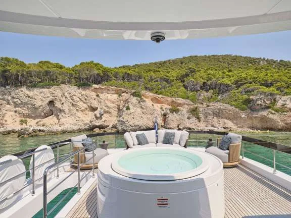 Image of ALADDIN SANE yacht #17
