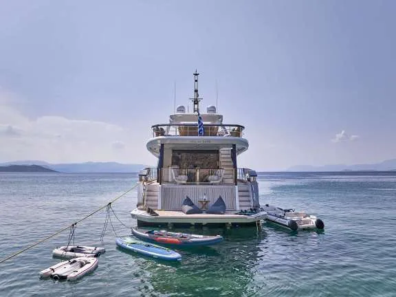 Image of ALADDIN SANE yacht #18