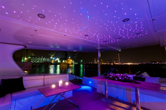 Catamaran DREAMLINER - Aft Deck at Night