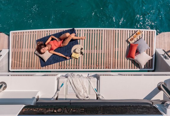 ALLURE 59 Aft Swim Platform