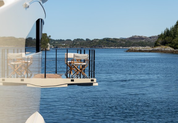 LILI - VIP Cabin Folding Balcony