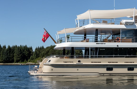 LILI - Exterior Detail