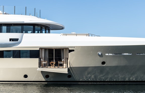 LILI - Folding Balcony From The Sea