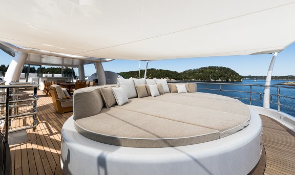 LILI - Sun Deck Aft