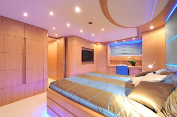 The 35m Yacht PARIS A