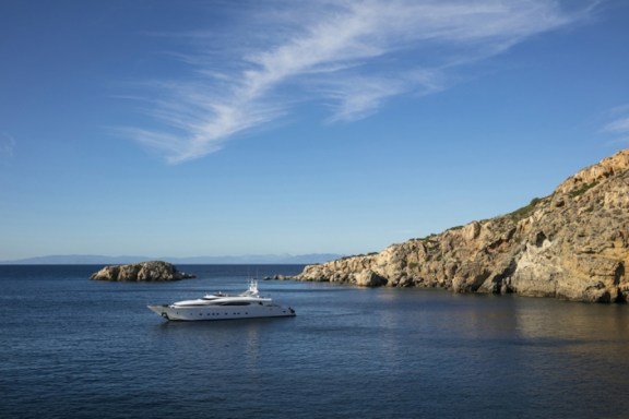Charter Luxury Yacht PARIS A