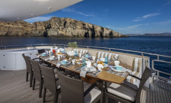 Alfresco Dining