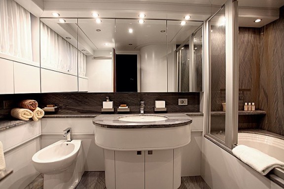 The 35m Yacht PARIS A