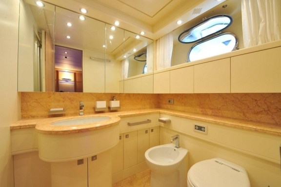 The 35m Yacht PARIS A