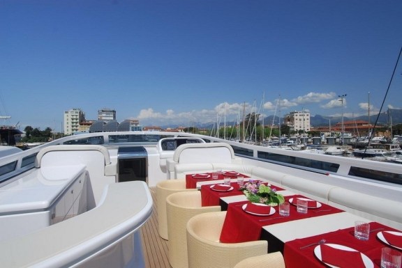 The 35m Yacht PARIS A