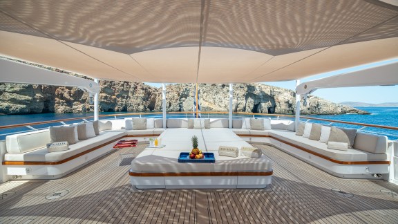 Image of ANCALLIA yacht #13