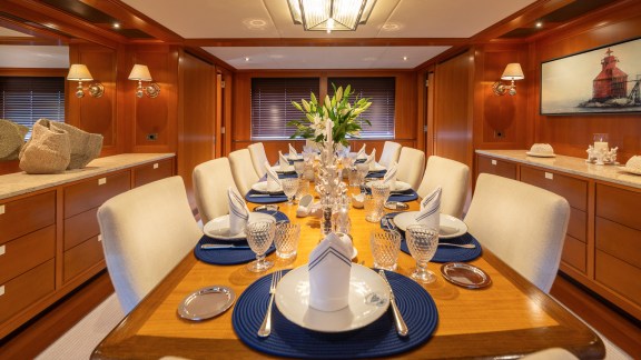 Image of ANCALLIA yacht #26