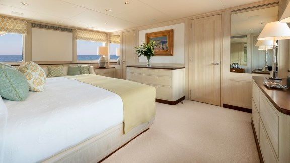 Image of ANCALLIA yacht #33