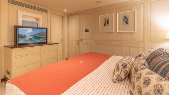 Image of ANCALLIA yacht #38