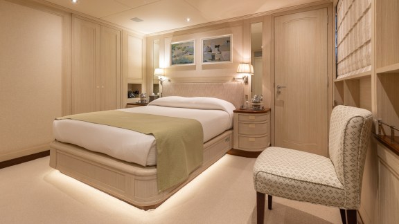 Image of ANCALLIA yacht #42