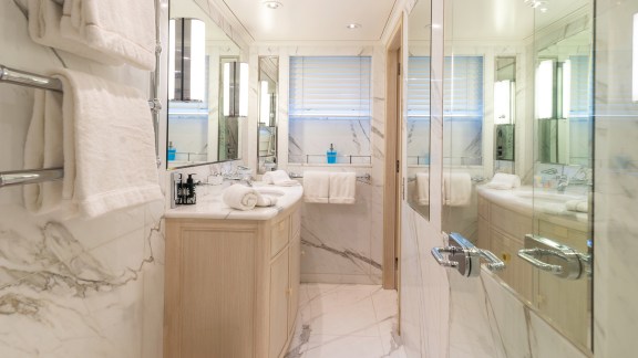 Image of ANCALLIA yacht #44