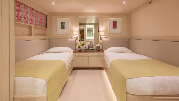 Image of ANCALLIA yacht #51