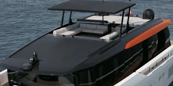 BESTIA Luxury Charter Yacht Sanlorenzo SP110 Flybridge