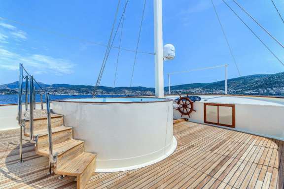 Image of ELARA 1 yacht #14