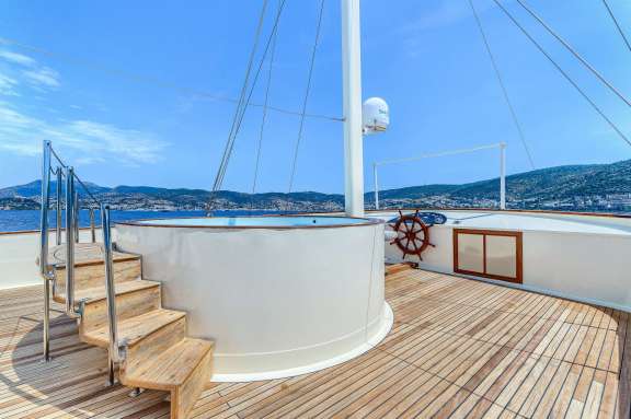 Image of ELARA 1 yacht #17