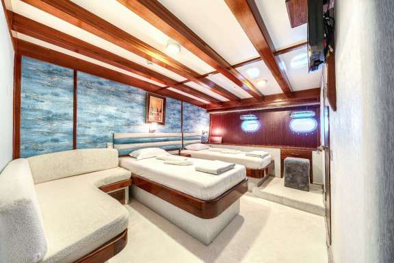 Image of ELARA 1 yacht #6