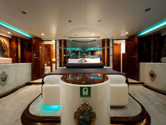 Image of CROCUS yacht #5
