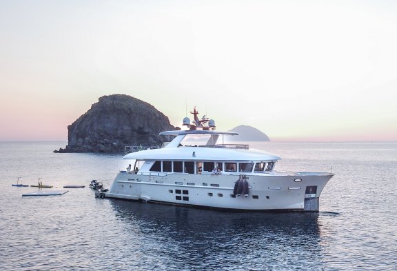 DON MICHELE At Anchor