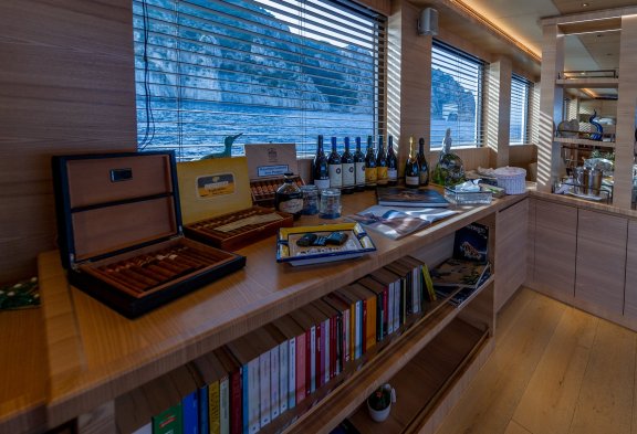 DON MICHELE Interior Detail