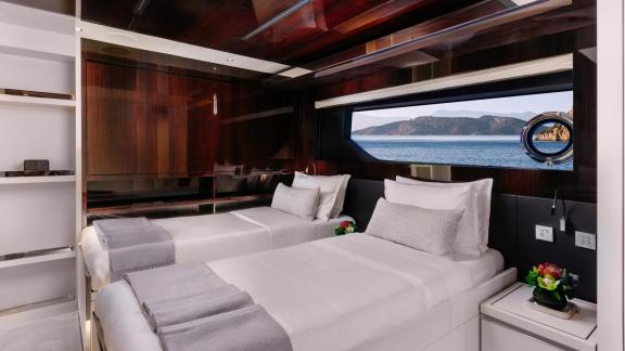 Image of DON’T WORRY yacht #25