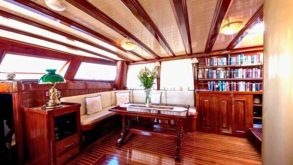 Image of ERATO yacht #3