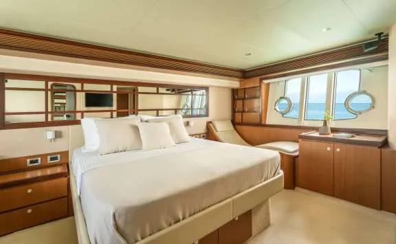 Image of ESCAPE yacht #6