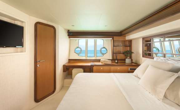 Image of ESCAPE yacht #7