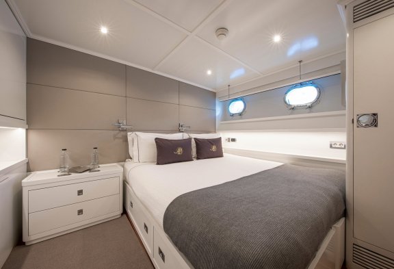 HEAVENLY DAZE Double Cabin