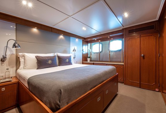 HEAVENLY DAZE Double Cabin