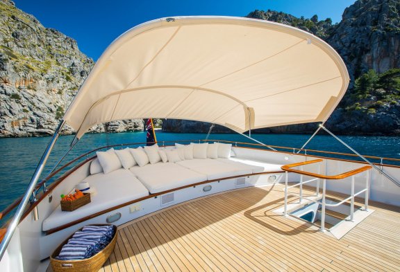 HEAVENLY DAZE Sun Deck