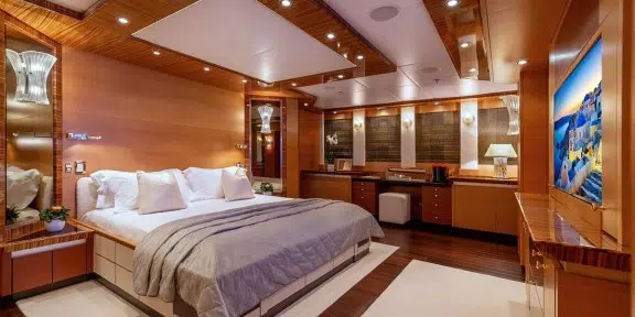 HOKULANI Luxury Charter Yacht Palmer Johnson PJ150 Master Stateroom