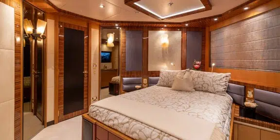 HOKULANI Luxury Charter Yacht Palmer Johnson PJ150 Double Cabin