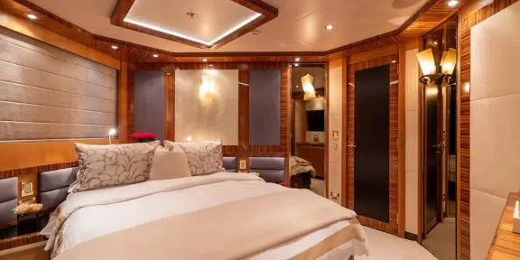 HOKULANI Luxury Charter Yacht Palmer Johnson PJ150 Double Bed Cabin