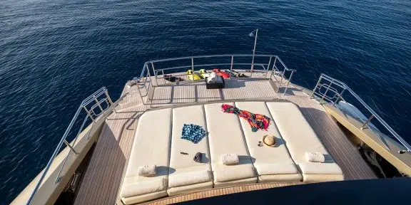 HOKULANI Luxury Charter Yacht Palmer Johnson PJ150 Aft Sun Beds