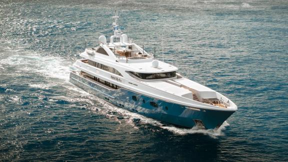 Image of HOLDIN’ MY OWN yacht #2