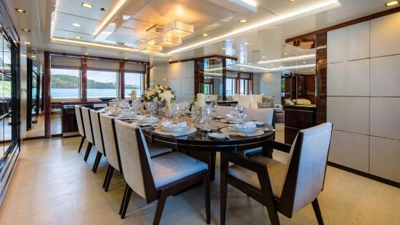 Image of HOLDIN’ MY OWN yacht #20