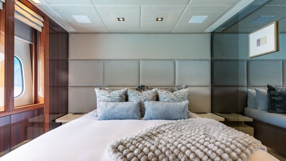 Image of HOLDIN’ MY OWN yacht #33