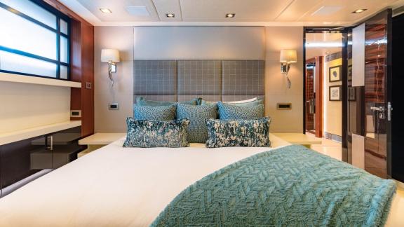 Image of HOLDIN’ MY OWN yacht #38