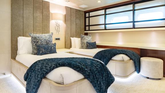 Image of HOLDIN’ MY OWN yacht #40