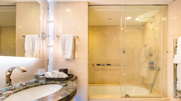 Image of HOLDIN’ MY OWN yacht #44