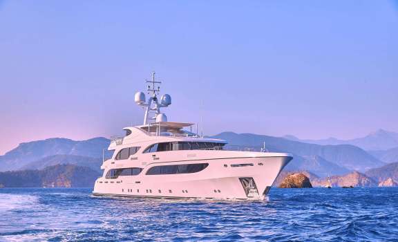 Image of IMMERSIVE yacht #12